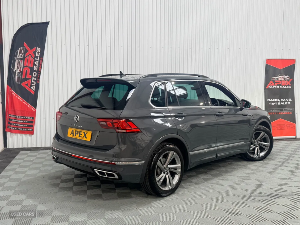 Volkswagen Tiguan ESTATE SPECIAL EDITION - Image 3