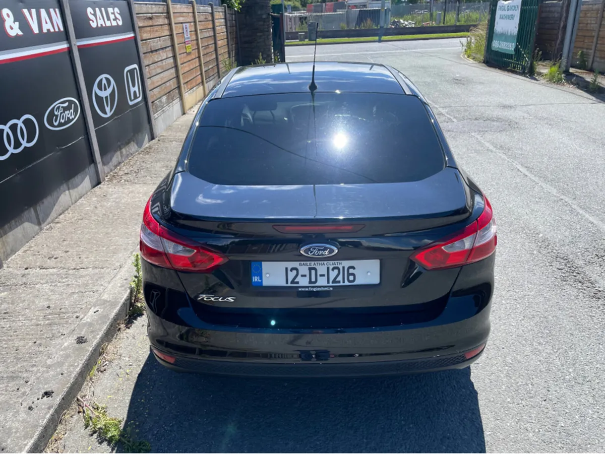 Ford Focus EDGE 1.6 TDCI 95PS M6 STYLE 4DR - Image 5