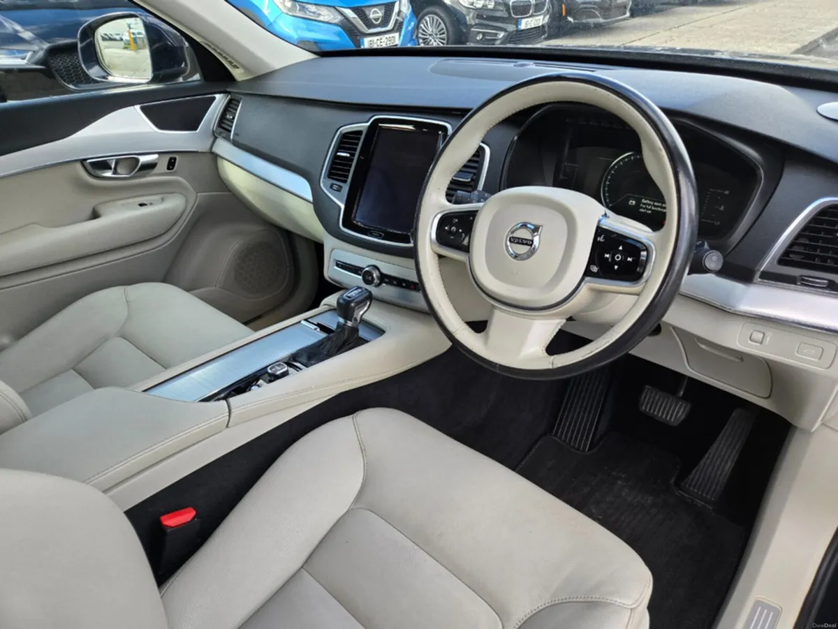 Volvo XC90 2.0 D5 MOMENTUM P/P 5DR A AUTO// FULL S - Image 4