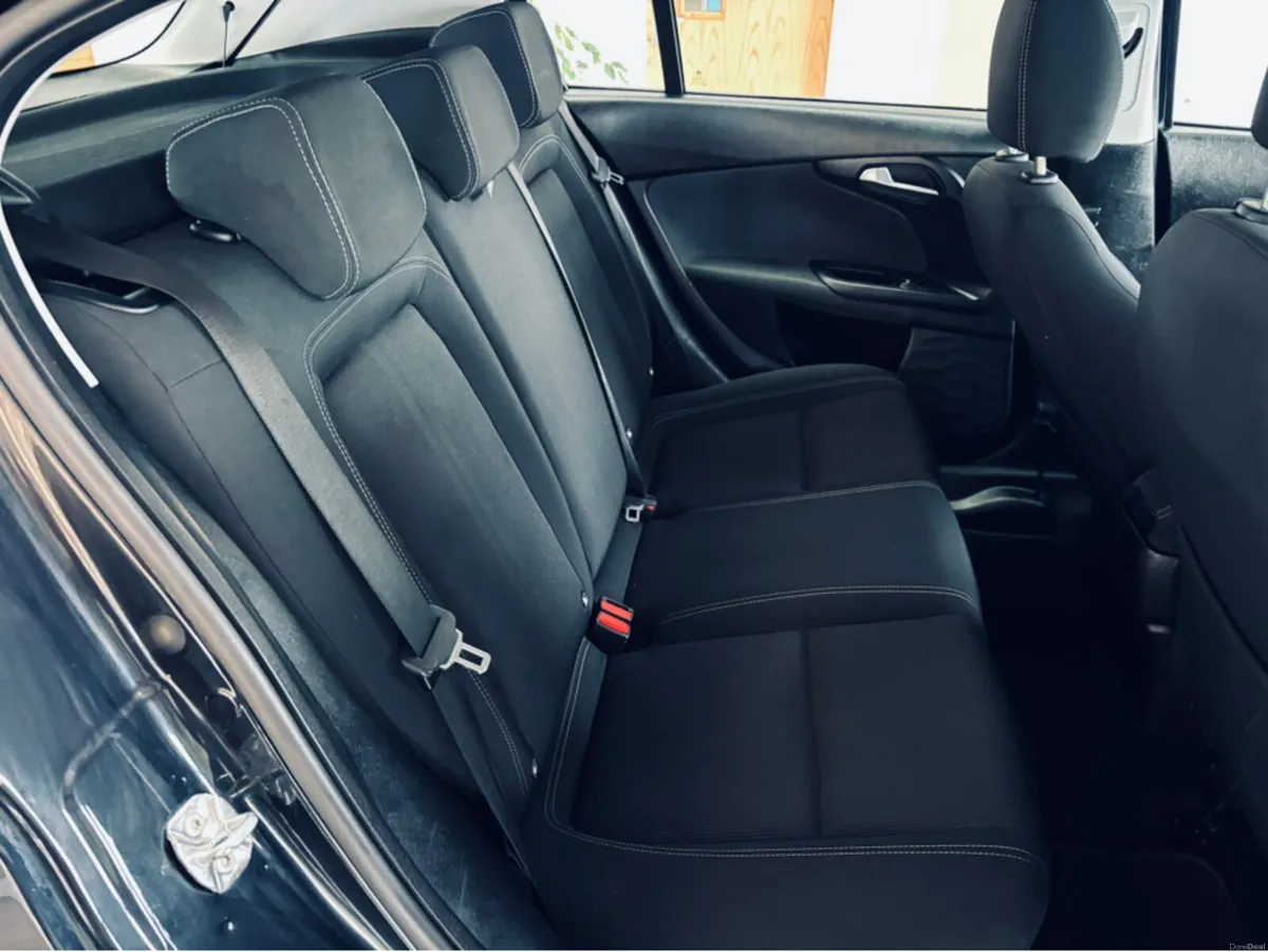 Fiat Tipo HB 1.3 MJ 95BHP EASY 5DR - Image 4