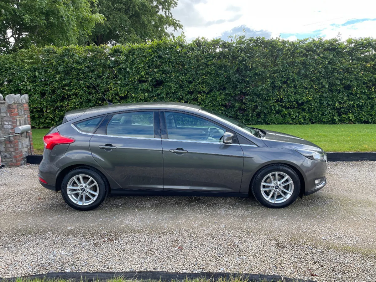 Ford Focus 1.5 TDCI ZETEC 95PS 5DR - Image 3
