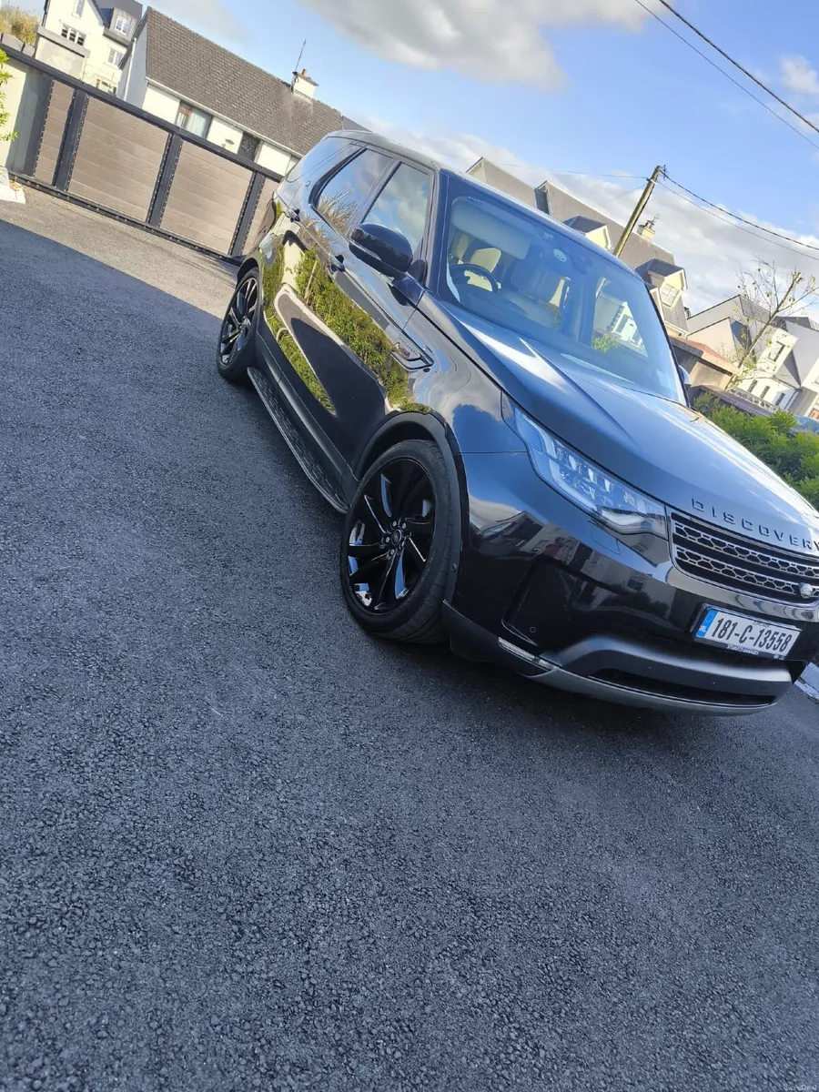 2018 Land Rover Discovery 2.0 HSE Luxury  7 seater - Image 1