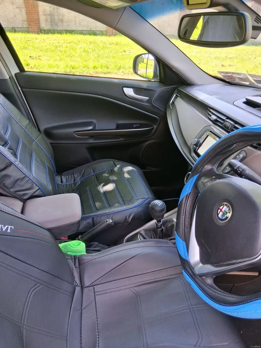 Alfa Romeo Giulietta 2014 - Image 5