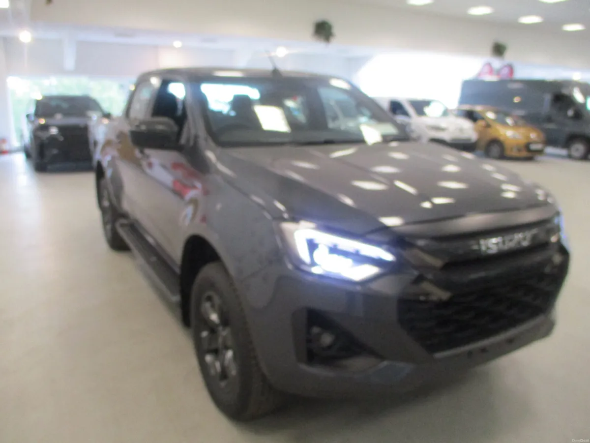 Isuzu D-Max LSE Crew-Cab Pickup 2026 - Image 2