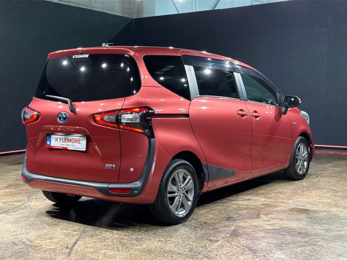 Toyota Sienta 1.5 HYBRID 7 SEATER - POWER SLIDING - Image 4