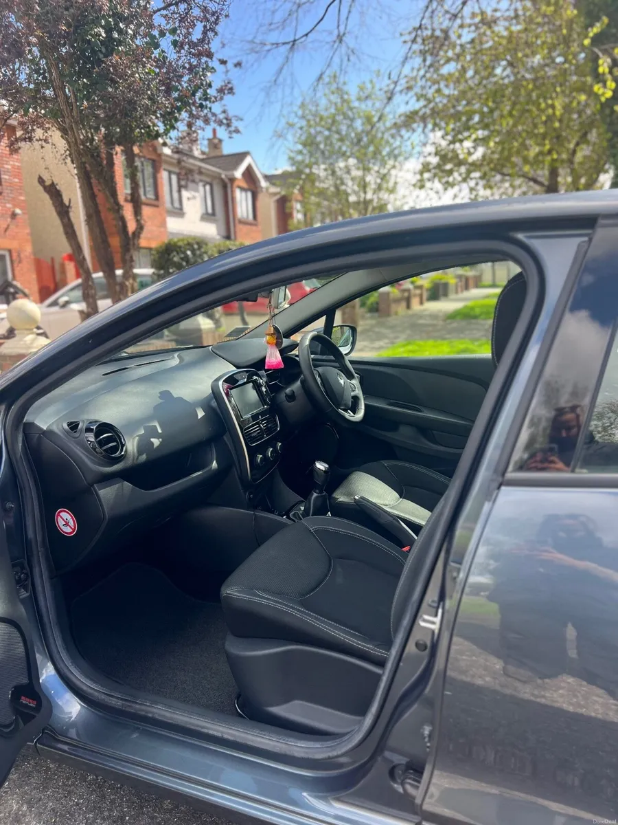 Renault Clio 2019 - Image 2