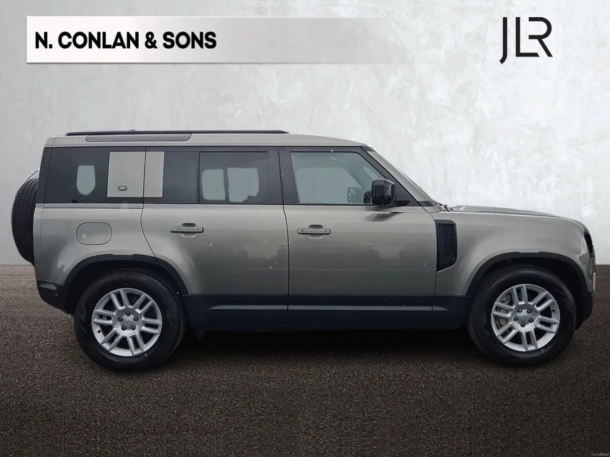 Land Rover Defender 110 PHEV S 6 SEATER *WARRANTY - Image 6