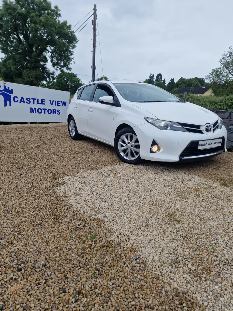 13 Toyota Auris Terra 1.3 petrol - Image 1