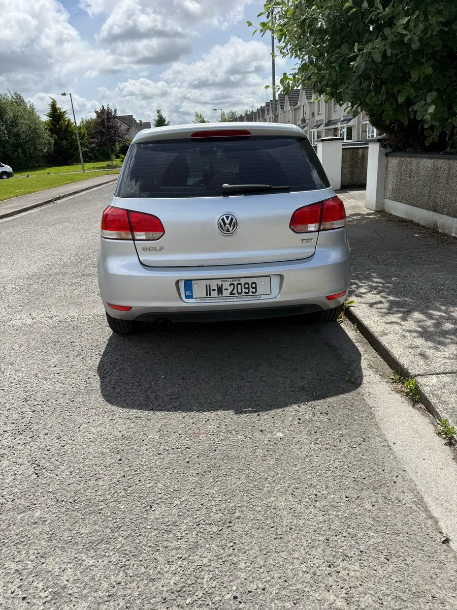 Volkswagen Golf 2011 Tsi 1.2L - Image 2