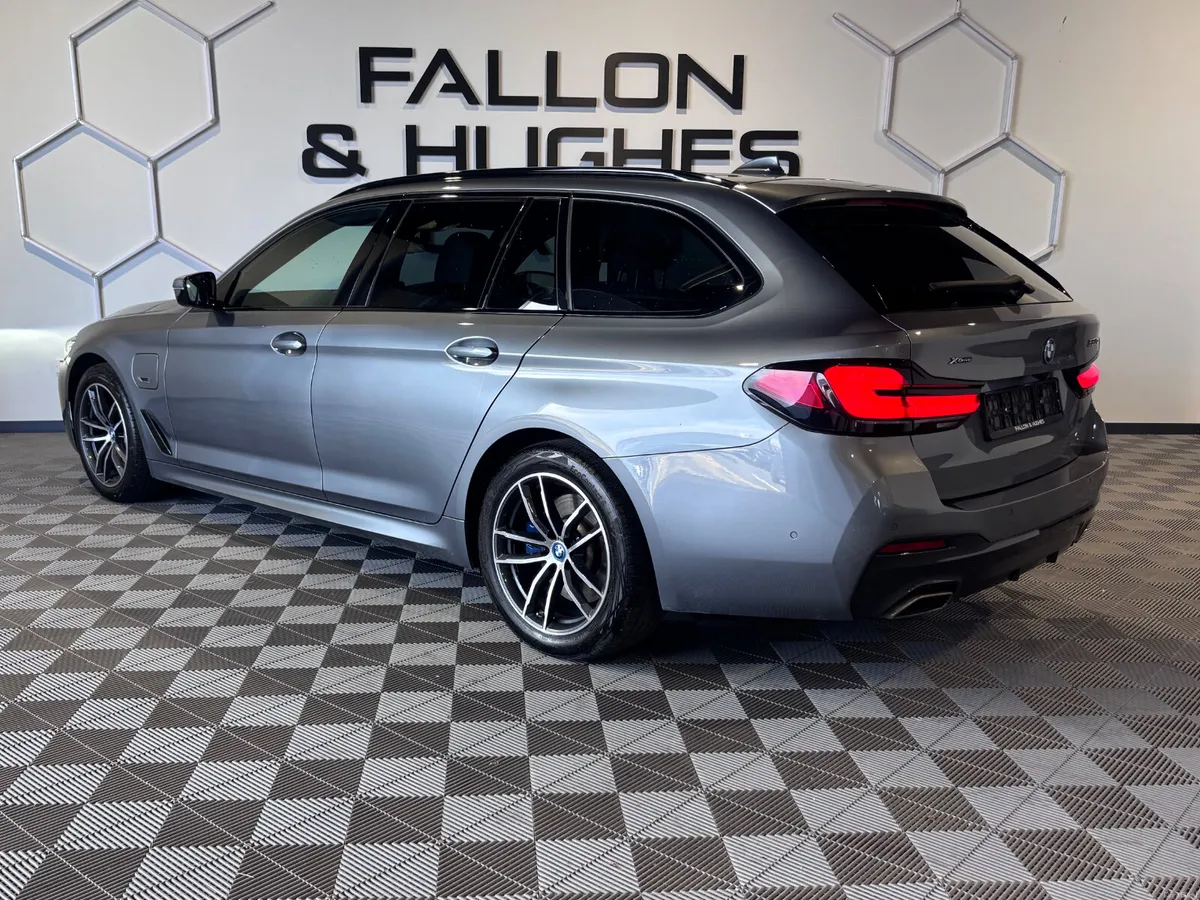 BMW 5-SERIES 530E XDRIVE M SPORT AUTO // SUNROOF - Image 3