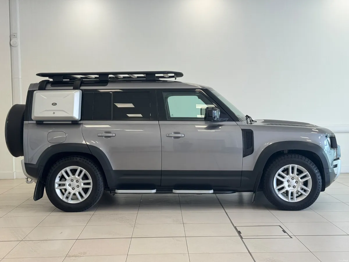 Land Rover Defender 2022 - Image 5
