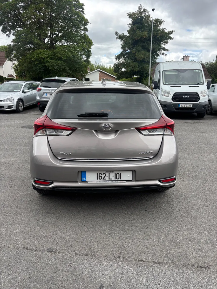 2016 Toyota Auris 1.4 D-4D Aura - Image 4