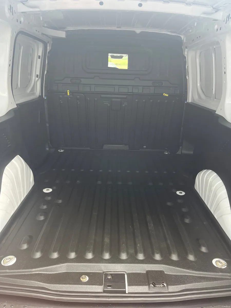 Citroen Berlingo 2023 - Image 6