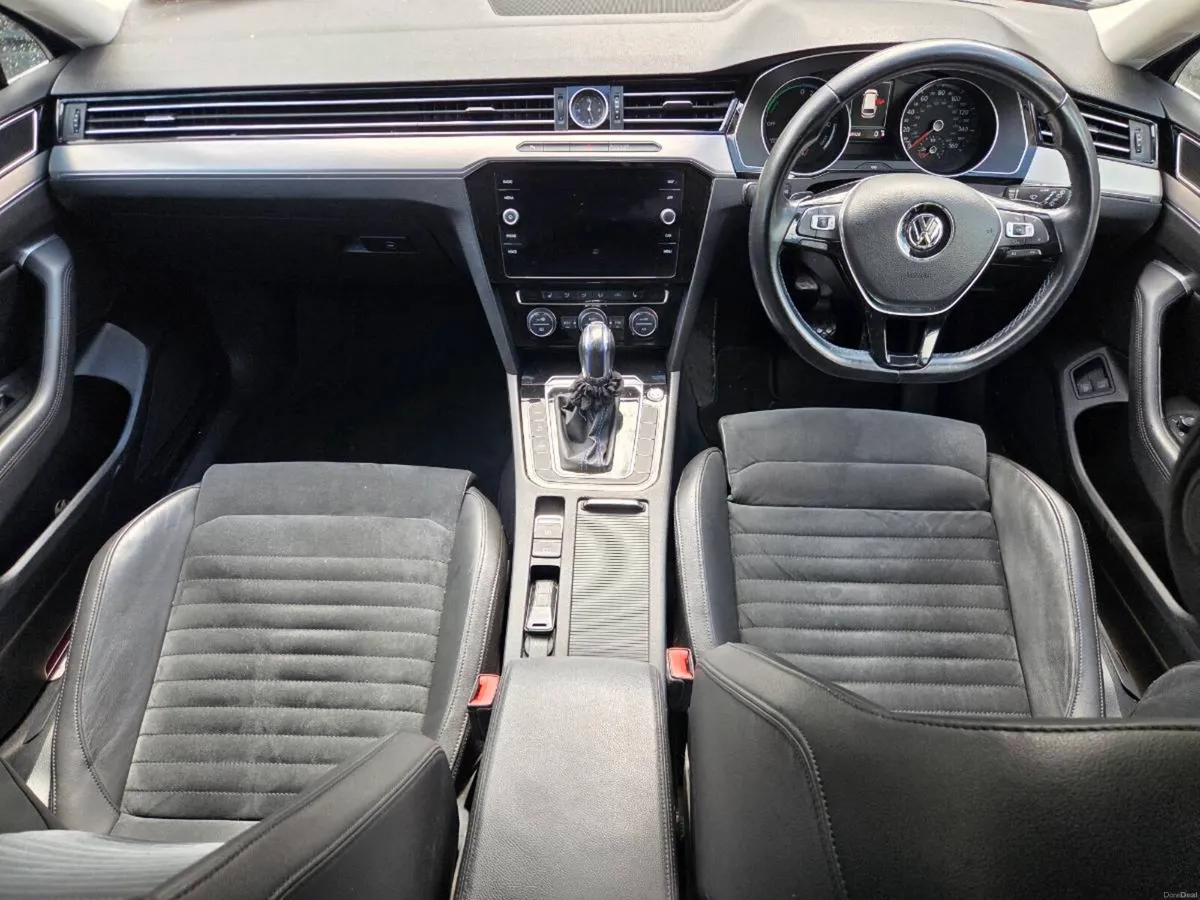 2018 VOLKSWAGEN PASSAT GTE HIGHLINE - Image 2