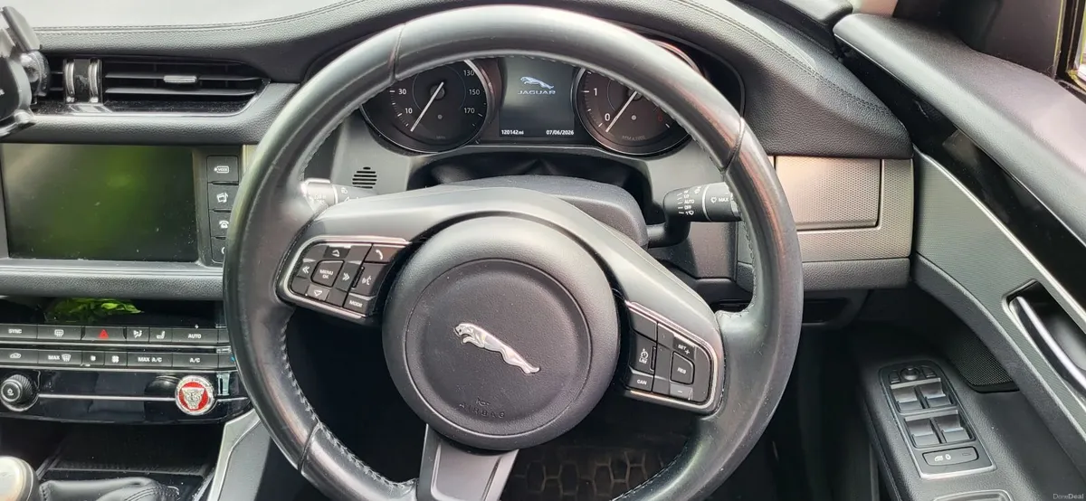 Jaguar XF 2016 - Image 3