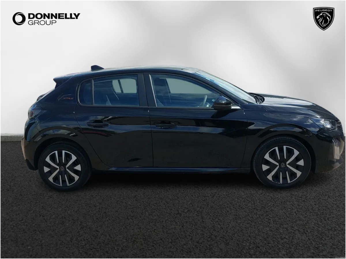 Peugeot 208 Hatchback Special Editions Style - Image 3