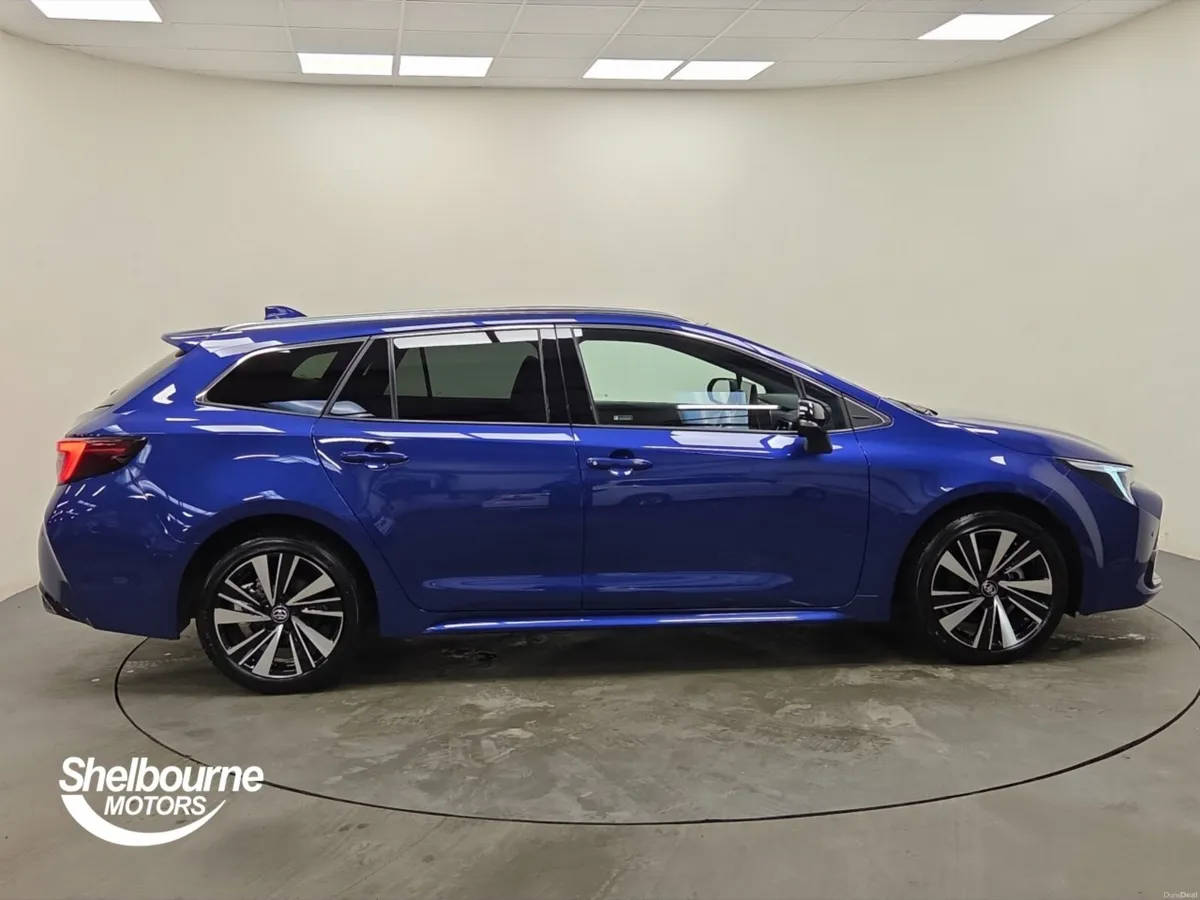 Toyota Corolla Touring Sport Design - Image 3