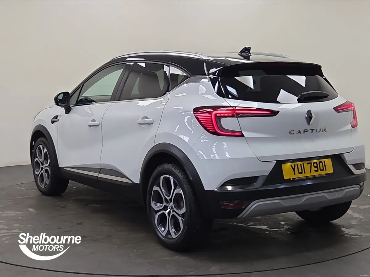 Renault Captur Hatchback Techno - Image 2