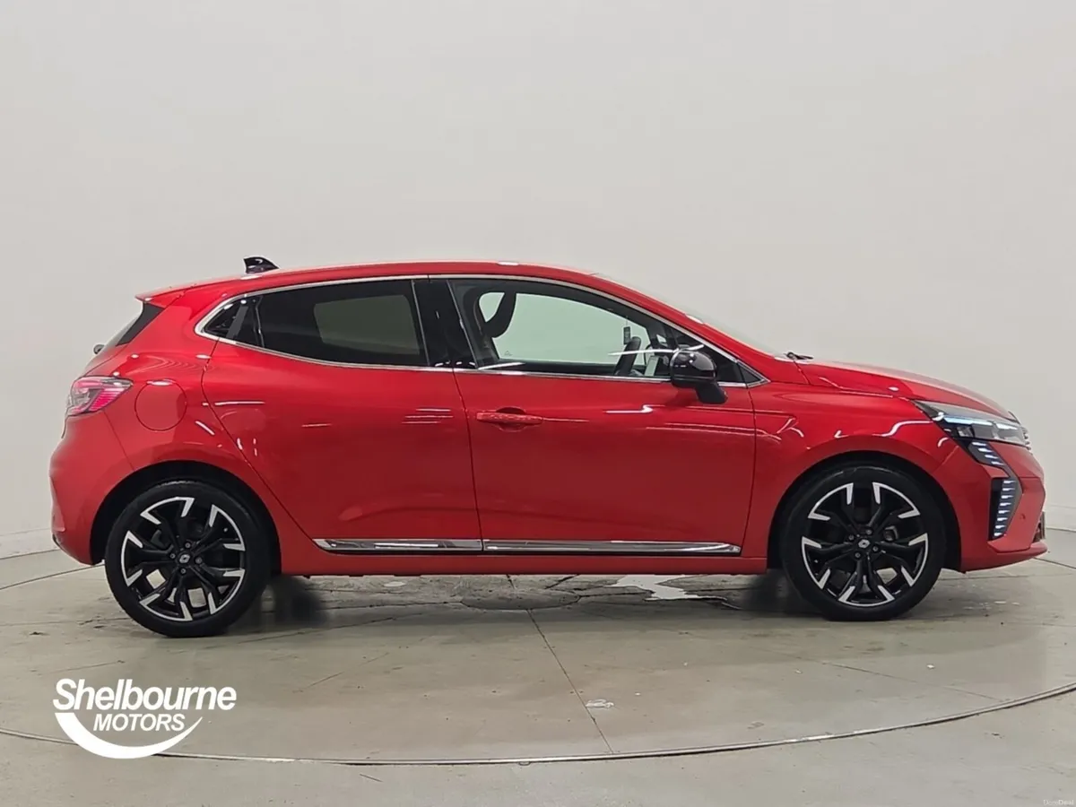 Renault Clio Hatchback Techno - Image 3