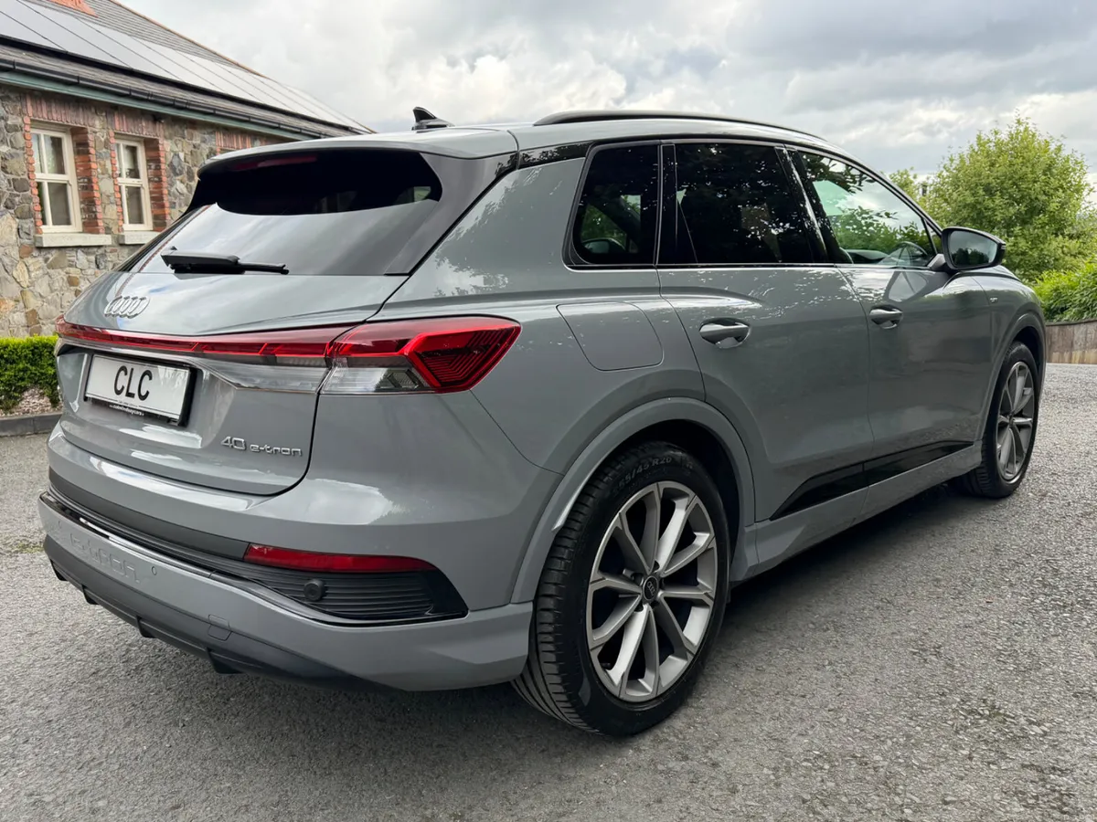 Audi e-tron 2024 - Image 5