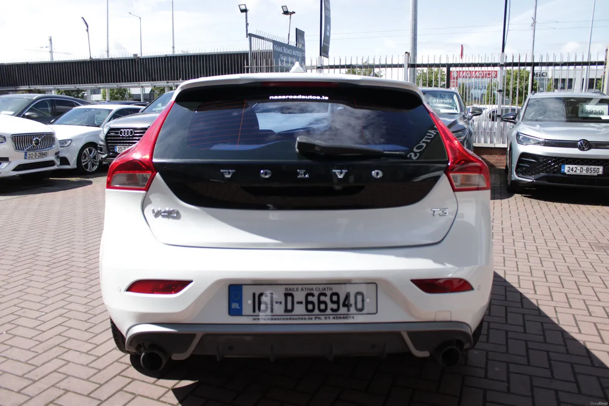 2016 VOLVO V40 T3 R-DESIGN 1.5 5DR AUTO ESTATE - Image 5