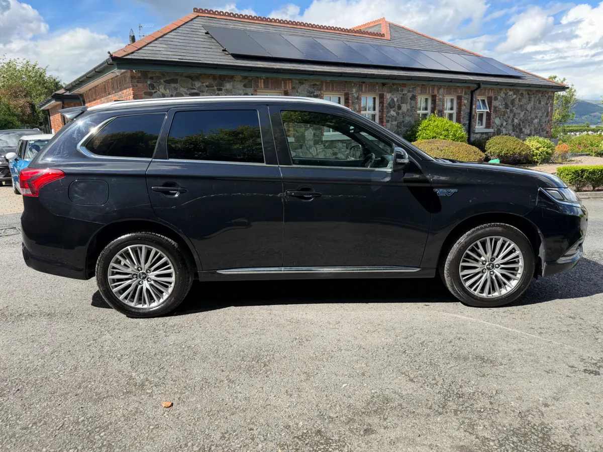 2021 Mitsubishi Outlander PHEV EXCEED - Image 6