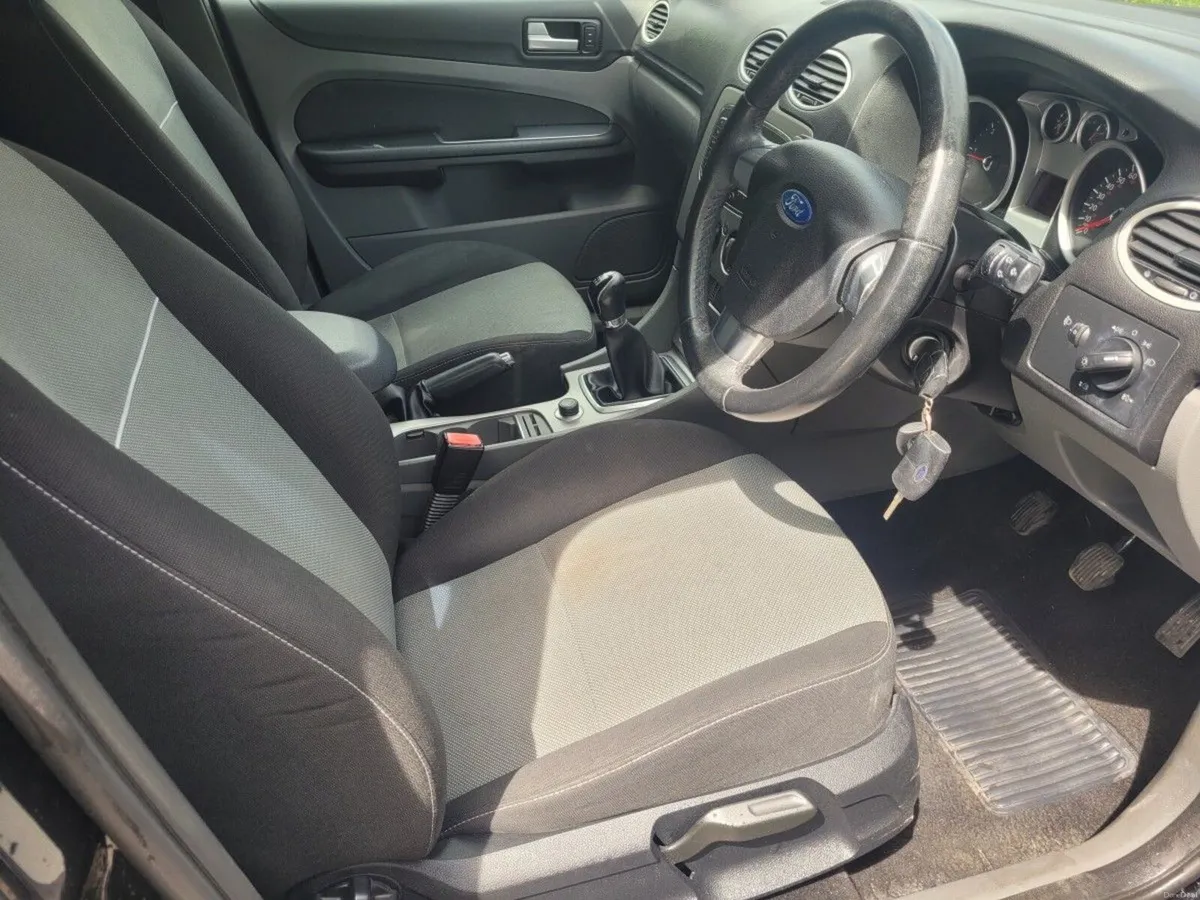 Ford Focus ZETEC 1.6 TDCI 109BHP 5DR*SERVICE&NCT* - Image 4