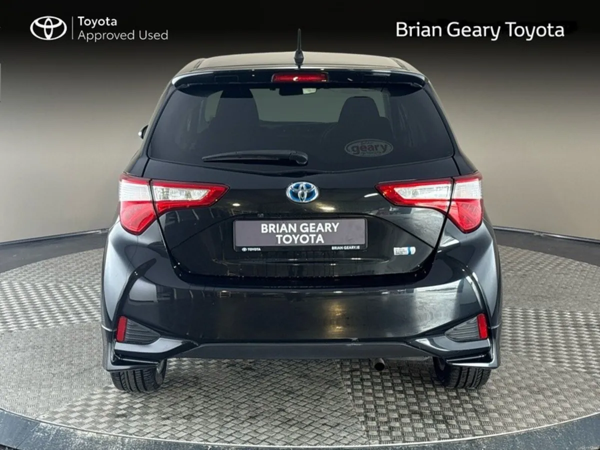 Toyota Yaris Hybrid Auto - Image 4