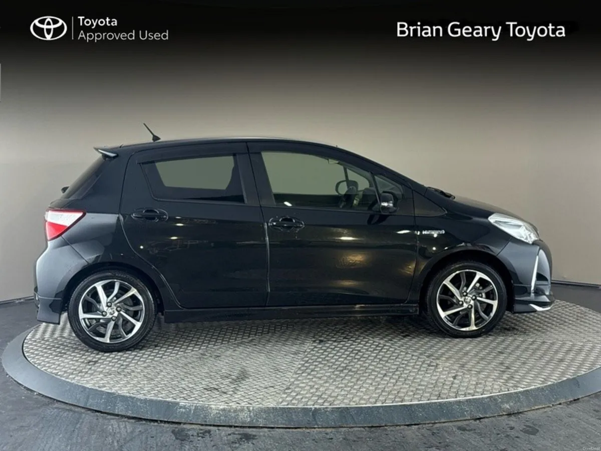 Toyota Yaris Hybrid Auto - Image 3