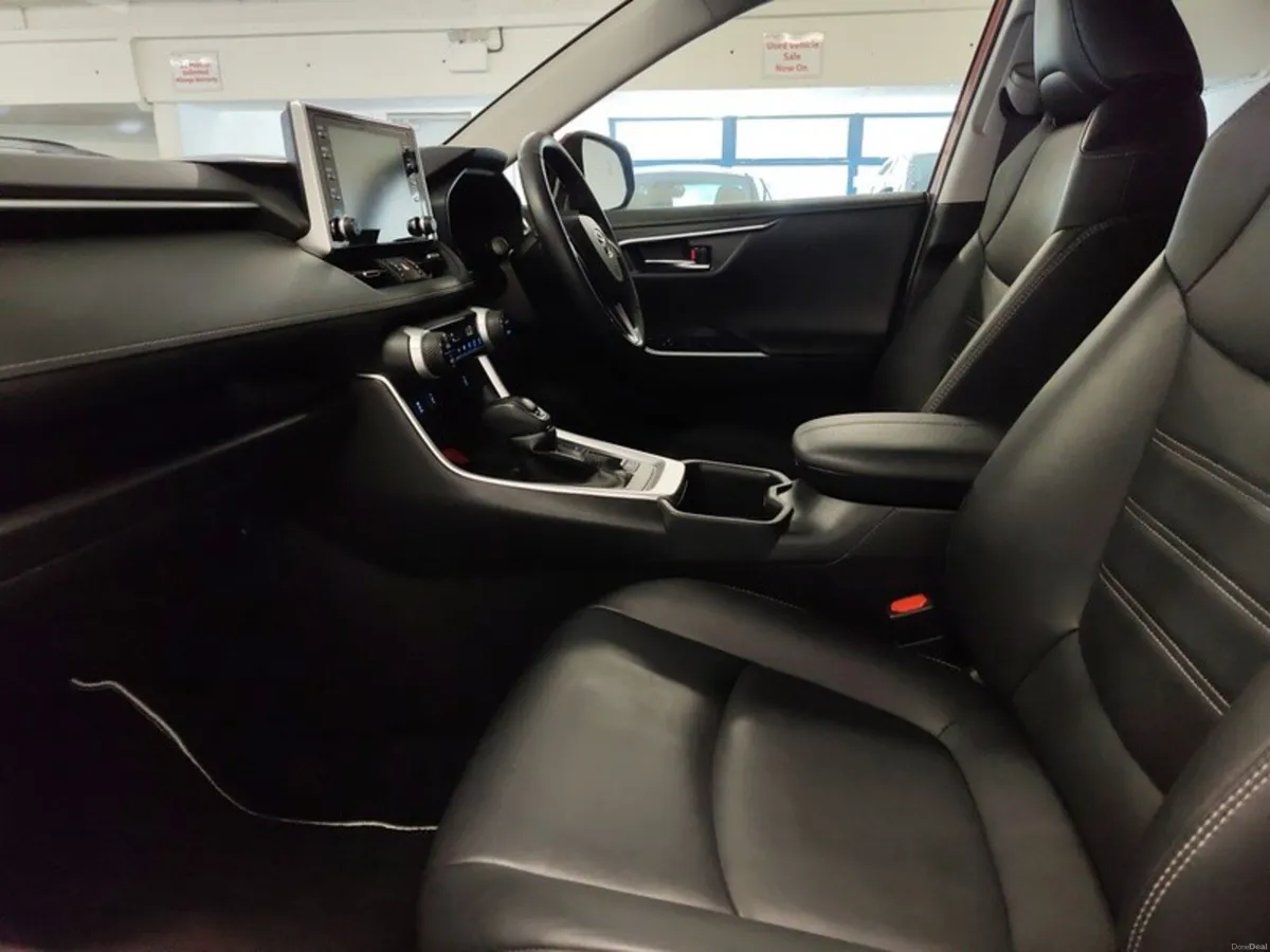 Toyota RAV4 HYBRID SOL - Image 6