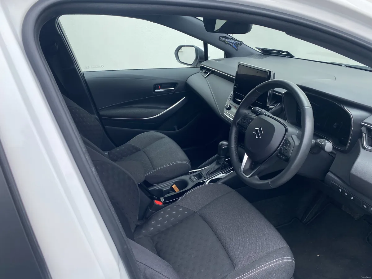 Suzuki Swace 1.8 Full Hybrid Sz-t CVT - Image 4