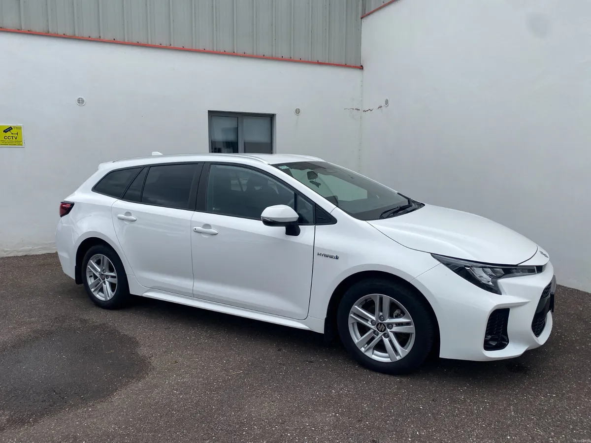 Suzuki Swace 1.8 Full Hybrid Sz-t CVT - Image 2