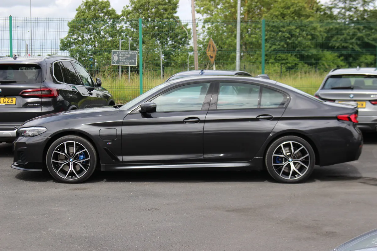 BMW 5-Series 2021 530E MSPORT PERFORMANCE - Image 4
