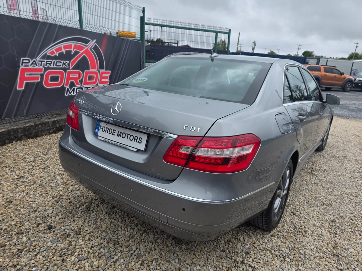Mercedes-Benz E-Class 2010 - Image 4