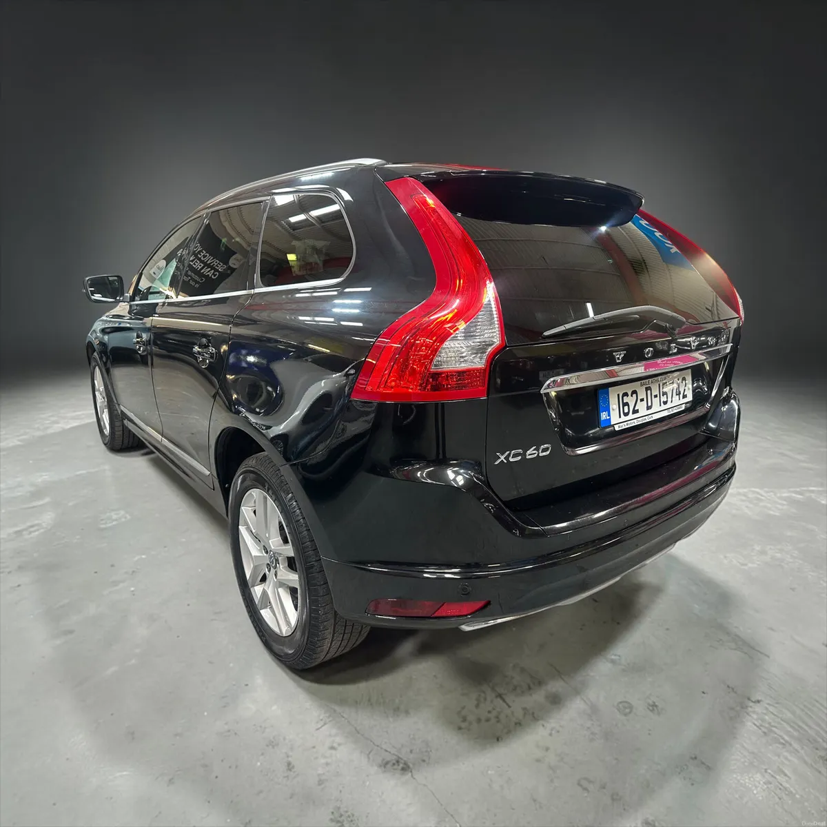 2016 Volvo XC60 D4 (190hp) FWD SE LUX - Image 2