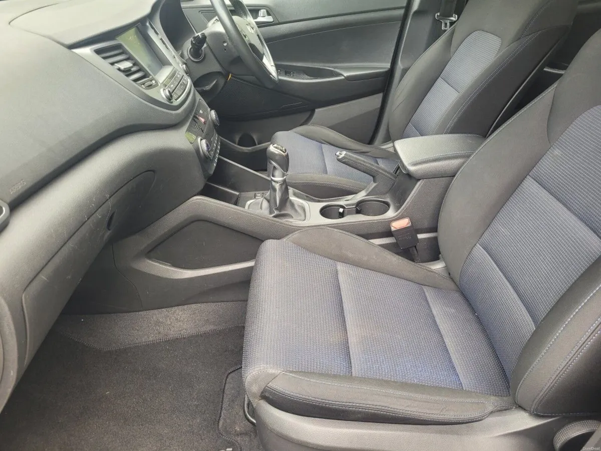 Hyundai Tucson SE NAV 1.7 CRDI 6SPEED BL/DR  *NCT - Image 2