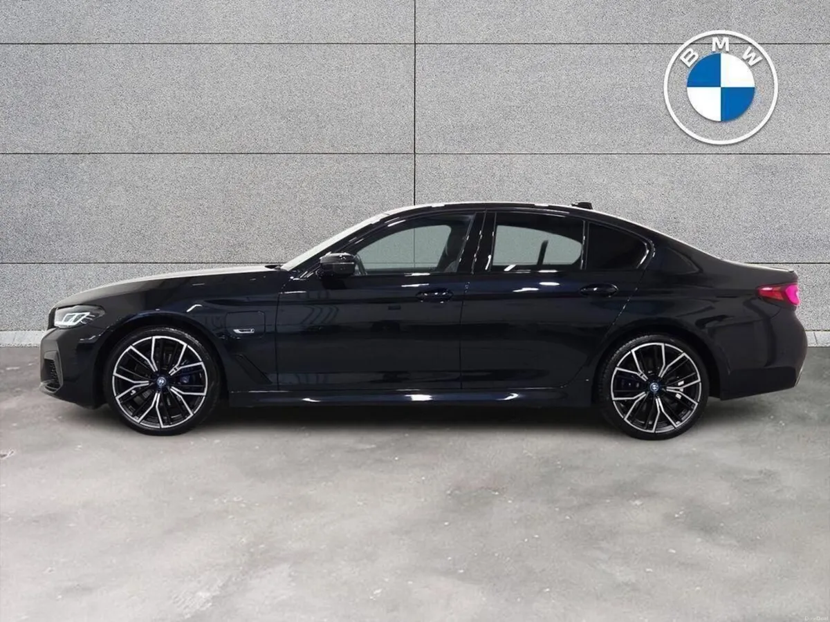 BMW 5-Series 530e M Sport Saloon - Image 3