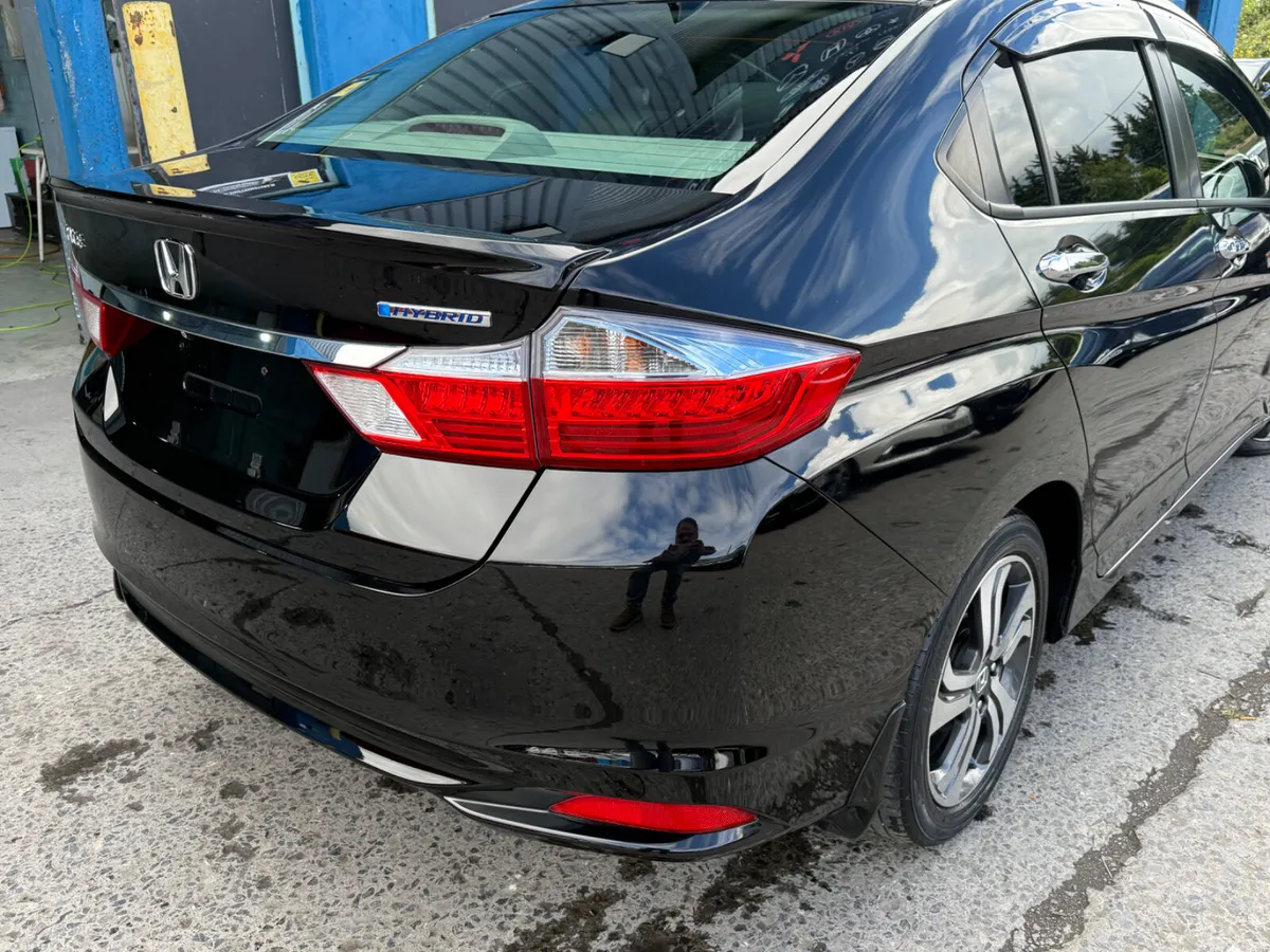 2015 HONDA GRACE HYBRID AUTOMATIC - Image 4