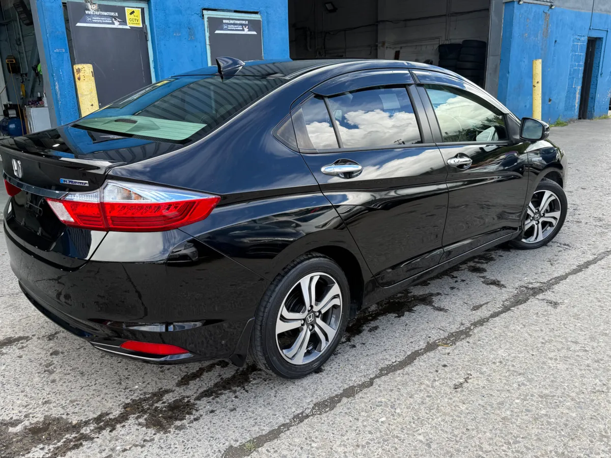 2015 HONDA GRACE HYBRID AUTOMATIC - Image 3