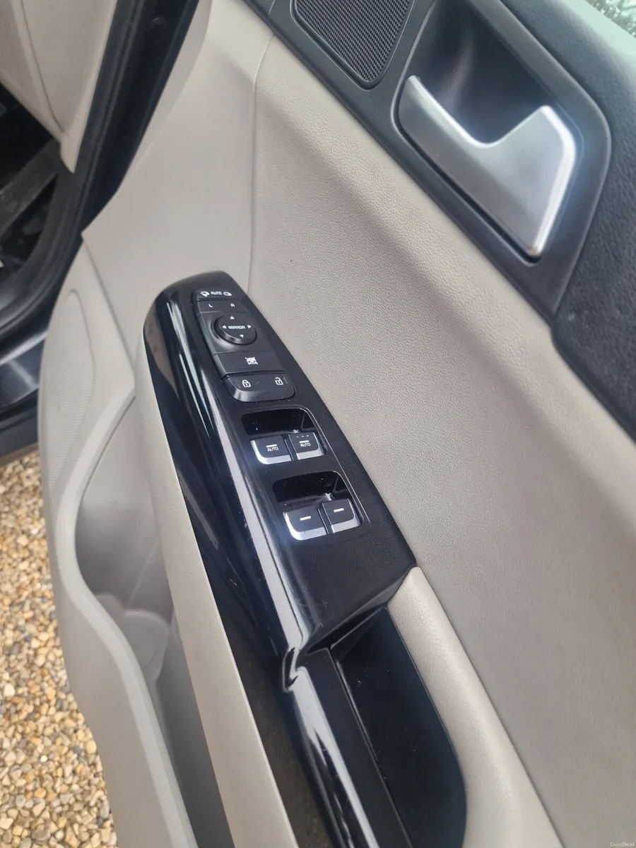 19 Kia Sportage 1.6 Diesel k3 Commercial - Image 2
