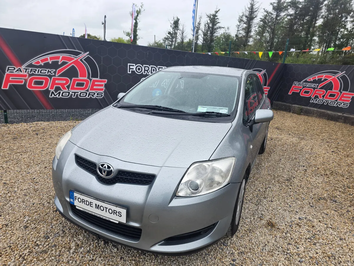 Toyota Auris 2008 - Image 2