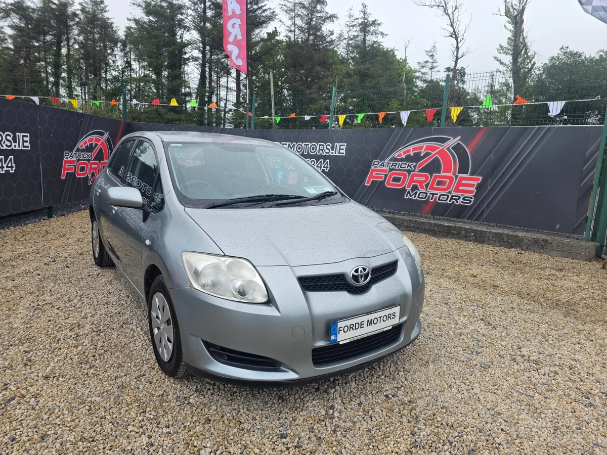 Toyota Auris 2008 - Image 1