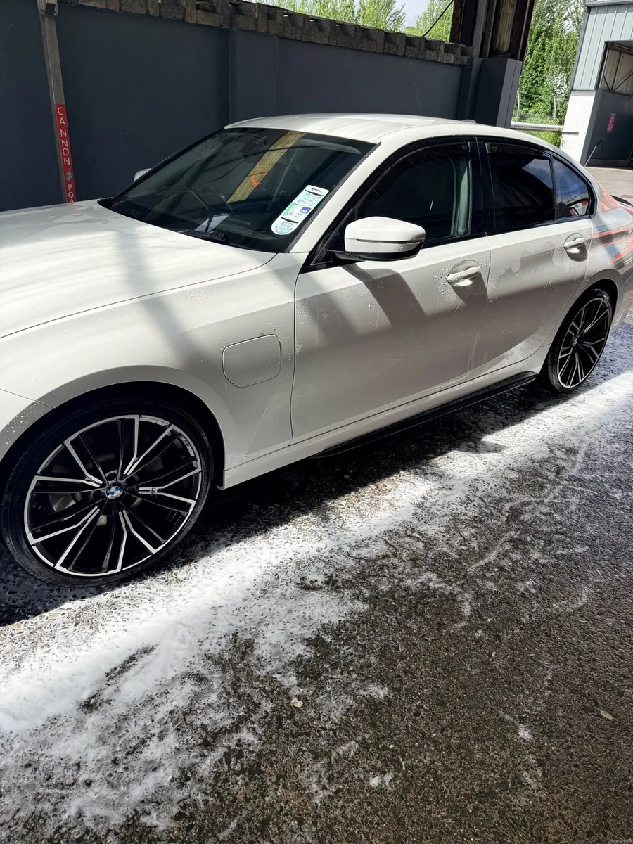 Car - Image 4