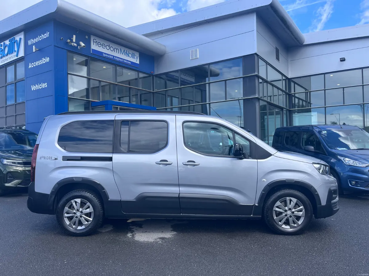 Peugeot Rifter 2024 Wheelchair Accessible LWB - Image 6