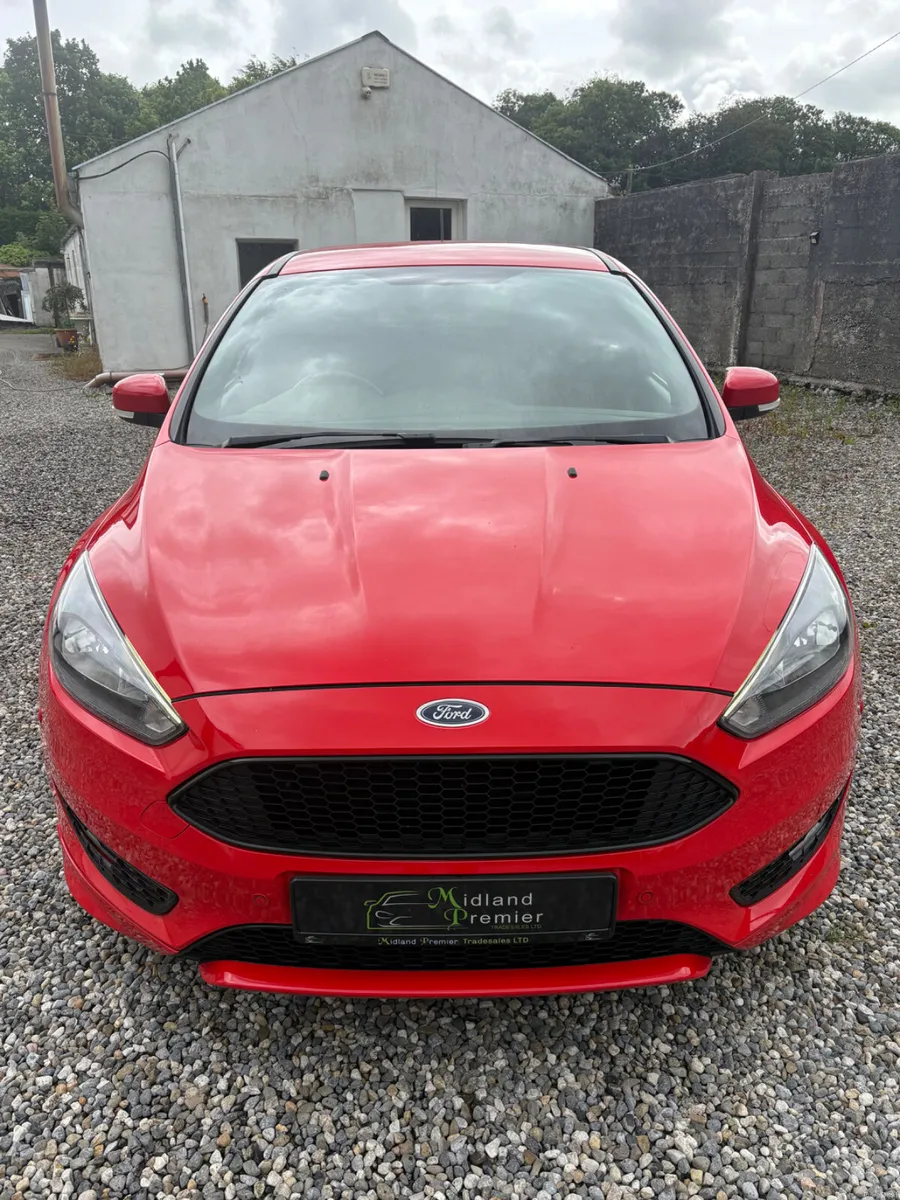 Ford Focus 2018 - Image 2