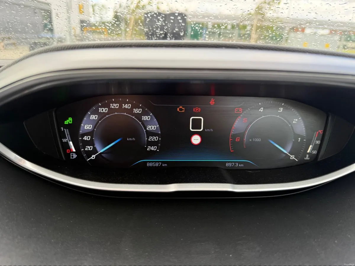 Peugeot 3008 2018 - Image 2