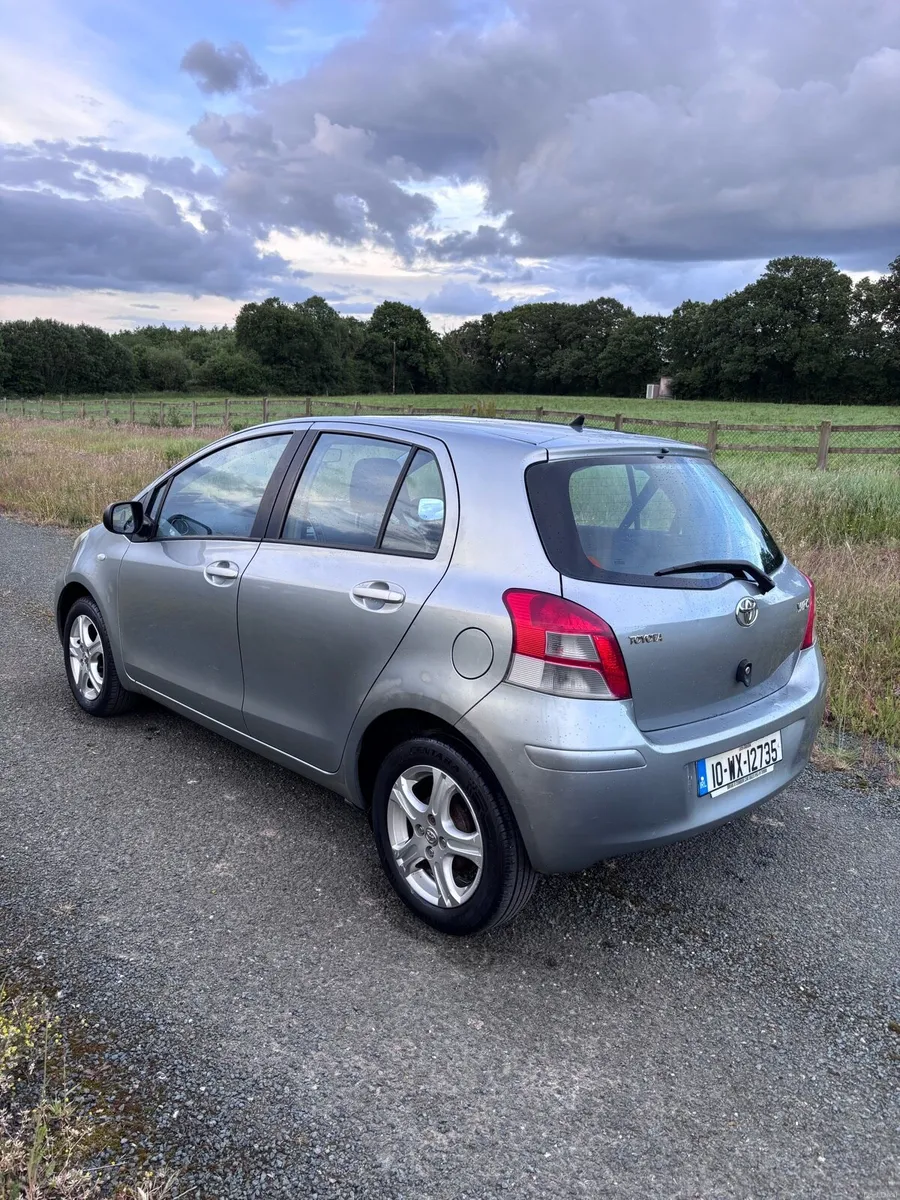 2010 Toyota Yaris - Image 4