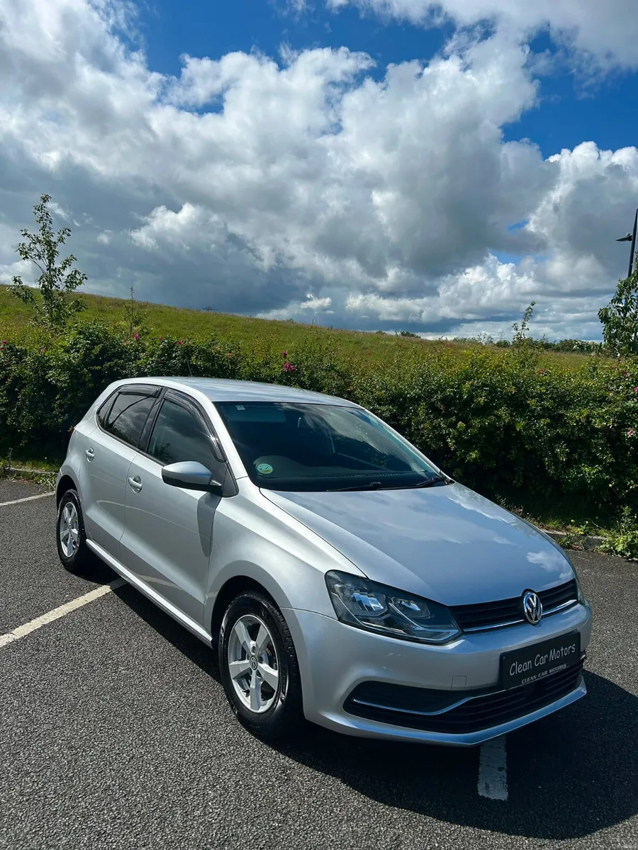 VOLKSWAGEN POLO 2015 AUTOMATIC - Image 4
