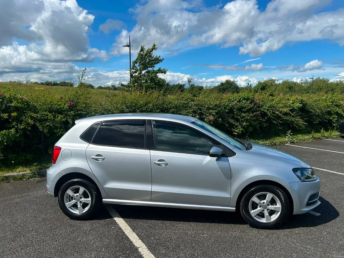 VOLKSWAGEN POLO 2015 AUTOMATIC - Image 5