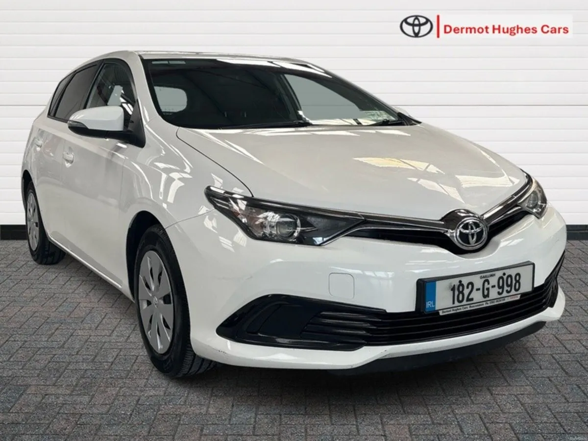 Toyota Auris 1.4 D-4D TERRA 4DR - Image 1